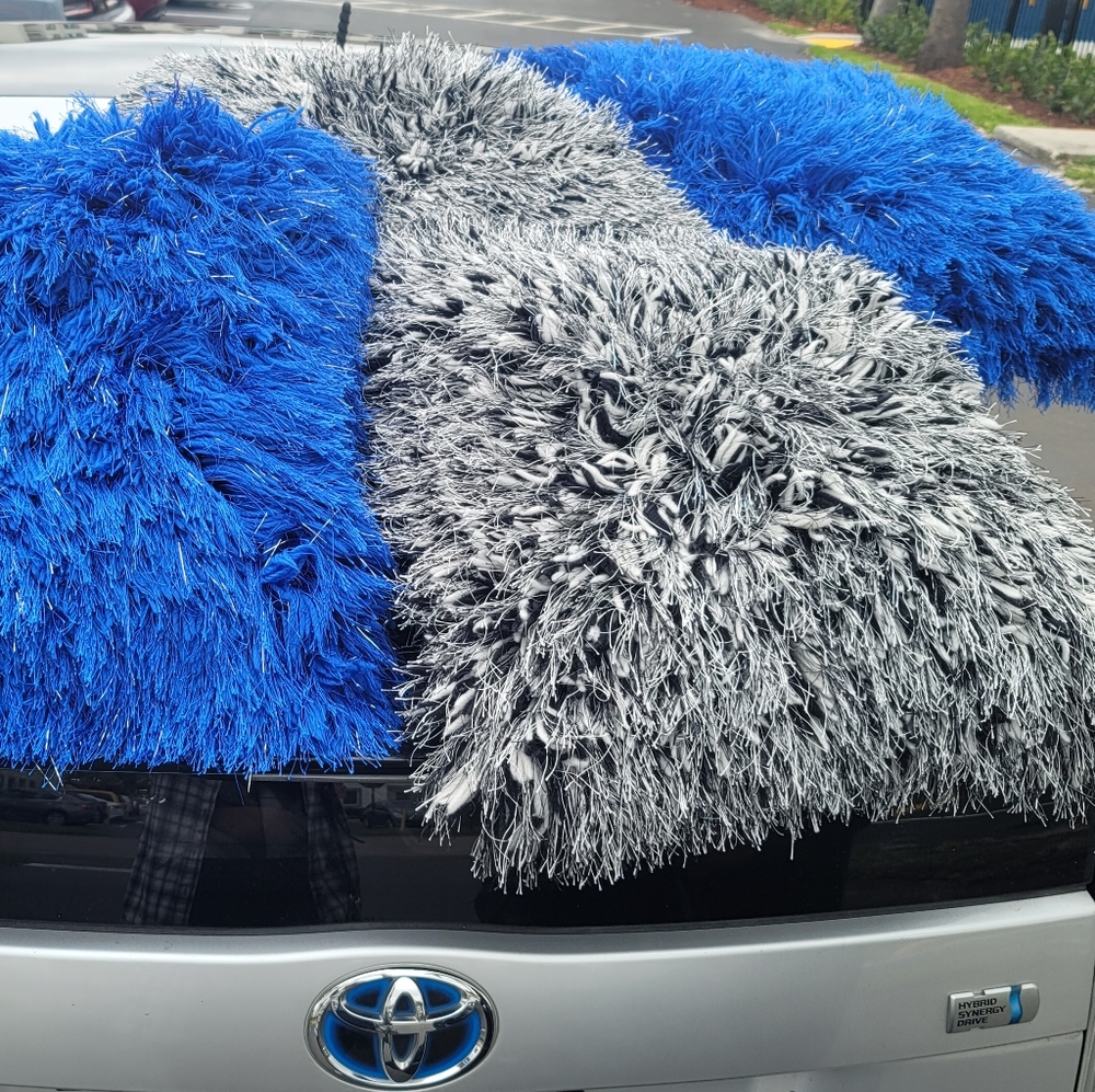 2 blue & 3 gray shaggy